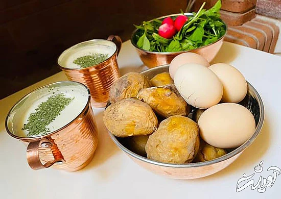 خوراکی شاهانه و کم‌خرج همراه با ترشی و گلپر